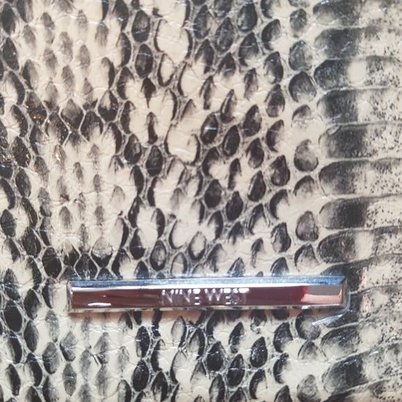 NWT Nine West Snakeskin Crossbody Purse - Picture 3 of 11